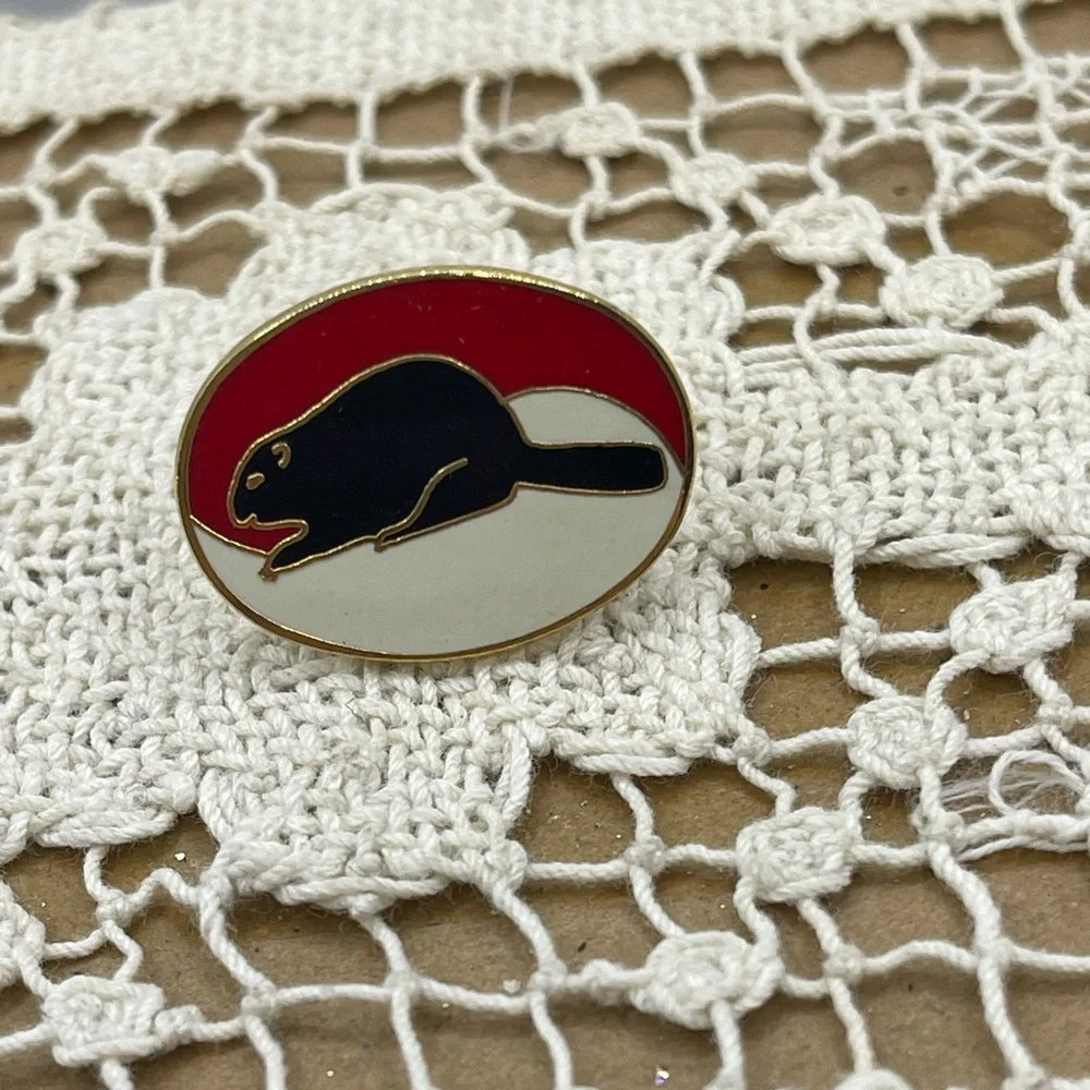Red and Black‎ Beaver Enamel Pin